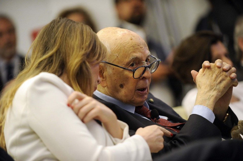 06deskf01-desk-boschi-napolitano-lapresse-11