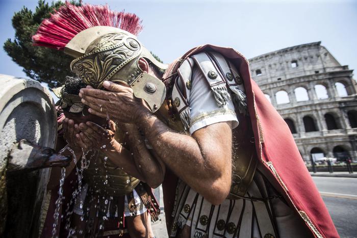 EMERGENZA CALDO, NEL WEEK END BOLLINO ROSSO PER 10 CITTA'