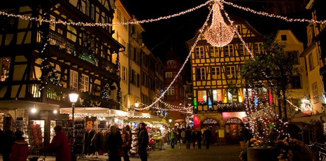 3117779653-marche-de-noel-a-strasbourg-640x317