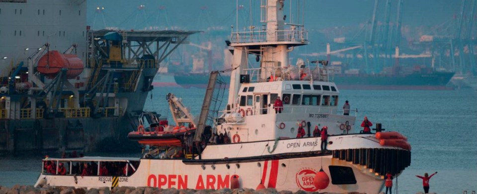 open-arms-1350